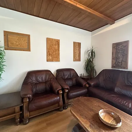 Parizovce With Swimming Pool And Mountain Views Hébergement de vacances