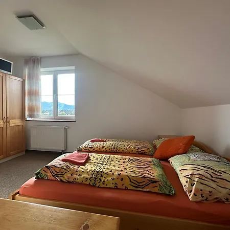Parizovce With Swimming Pool And Mountain Views Feriehus *