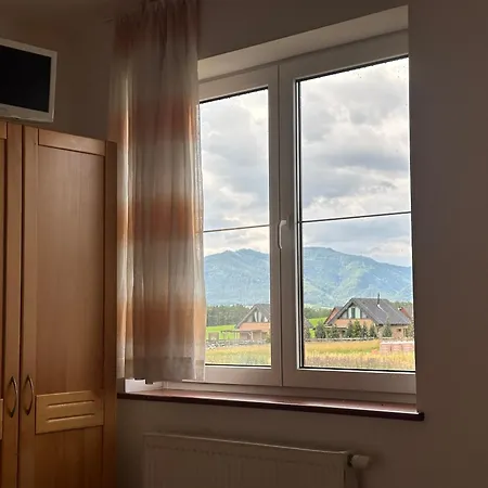 Hébergement de vacances Parizovce With Swimming Pool And Mountain Views