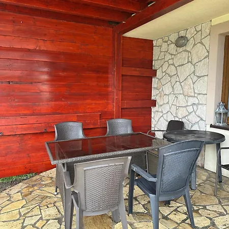 Parizovce With Swimming Pool And Mountain Views Hébergement de vacances