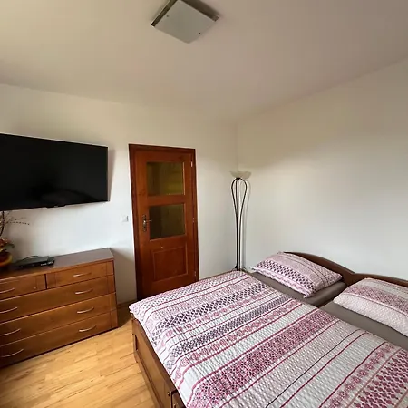 Parizovce With Swimming Pool And Mountain Views Feriehus *