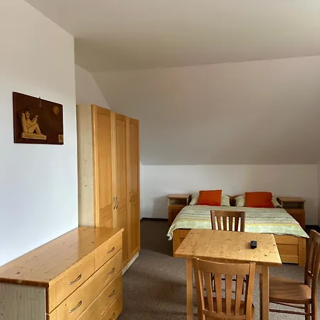Parizovce With Swimming Pool And Mountain Views Hébergement de vacances *