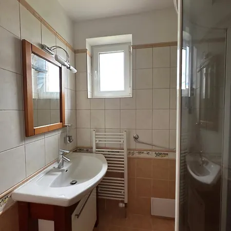 Parizovce With Swimming Pool And Mountain Views Hébergement de vacances